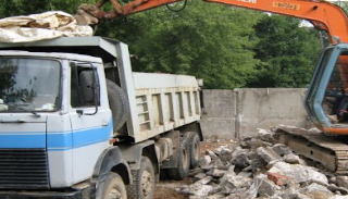 Вывоз строительного мусора с участка в Москве недорого от 1587 руб. | Благоустройство 